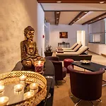 Romantik Stryckhaus 4* فيلنغن