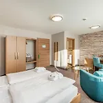 Romantik Stryckhaus فندق 4*