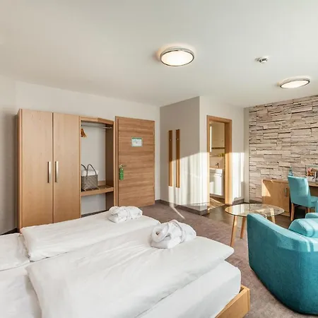 Romantik Stryckhaus מלון 4*