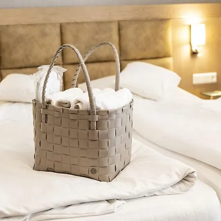 Romantik Stryckhaus 4* וילינגן