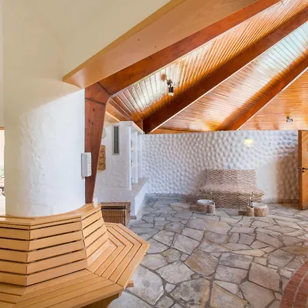 Romantik Stryckhaus מלון 4*